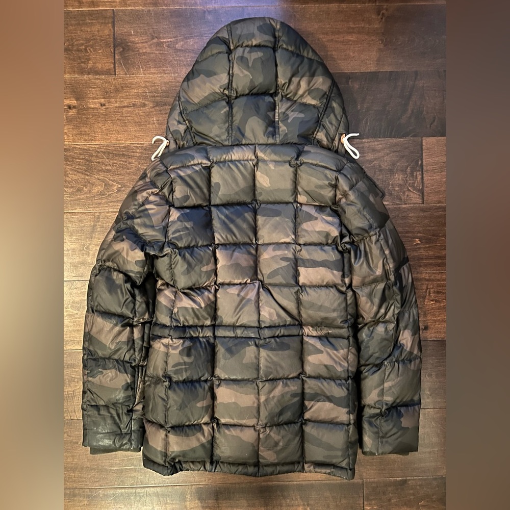 Abercrombie & Fitch- Size M- Camo Down Jacket - image 4